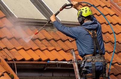 Démoussage et hydrofuge de toiture à Fontrabiouse